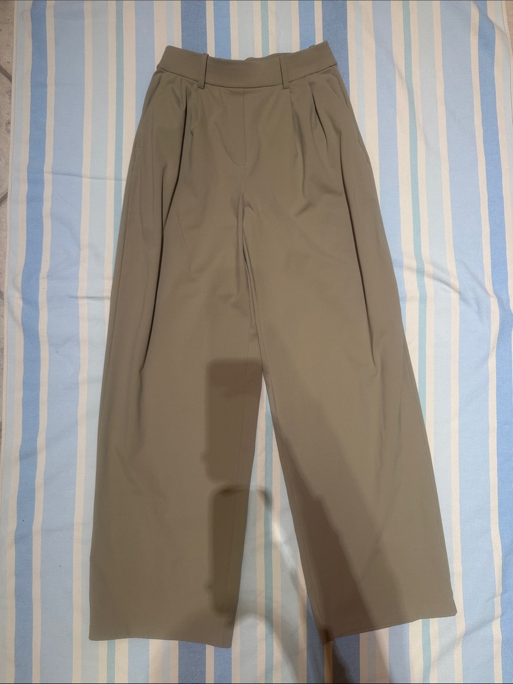 Lululemon Daydrift High-Rise Wide-Leg Trouser